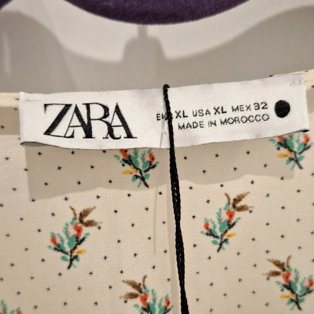 Zara Satin Cropped Cream Floral Blouse Size XL